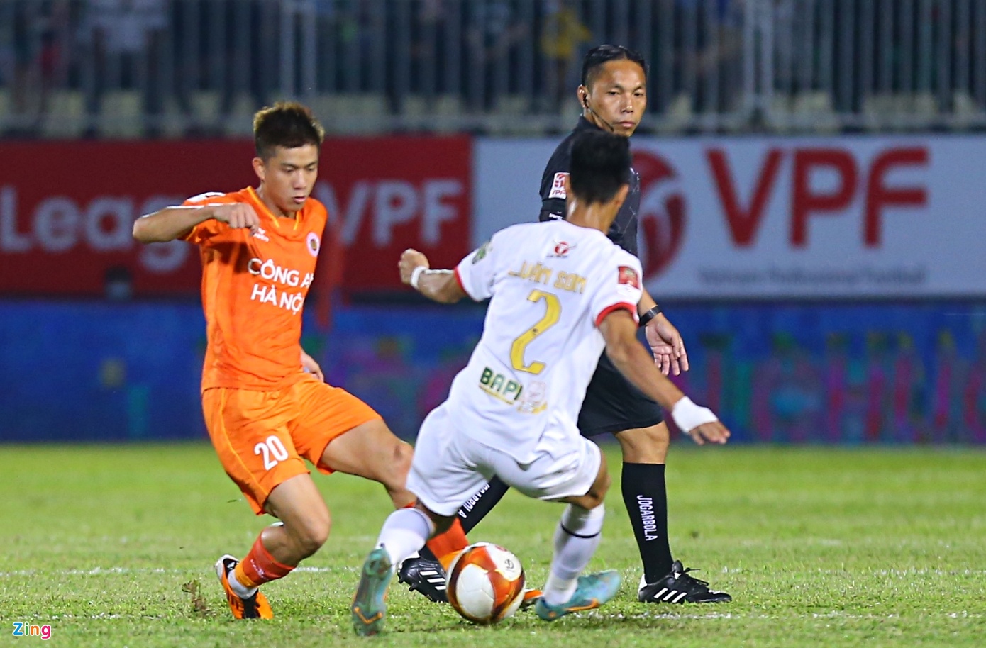 Phan Văn Đức xô xát với Lê Văn Sơn